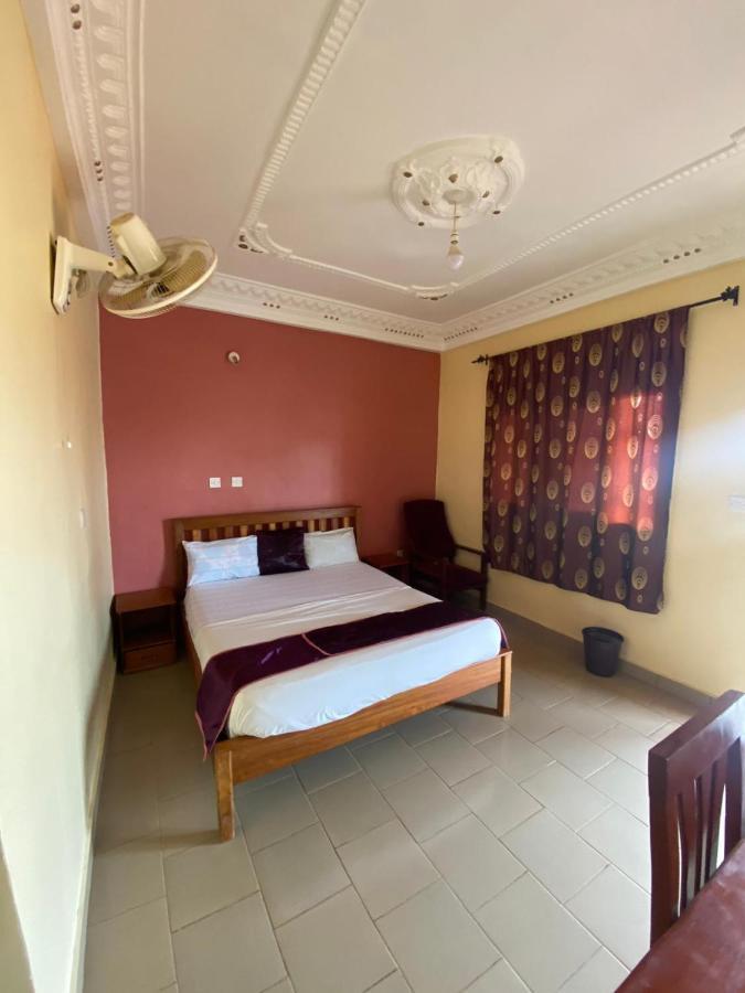 Britannia Hotel Cmr Yaoundé Dış mekan fotoğraf